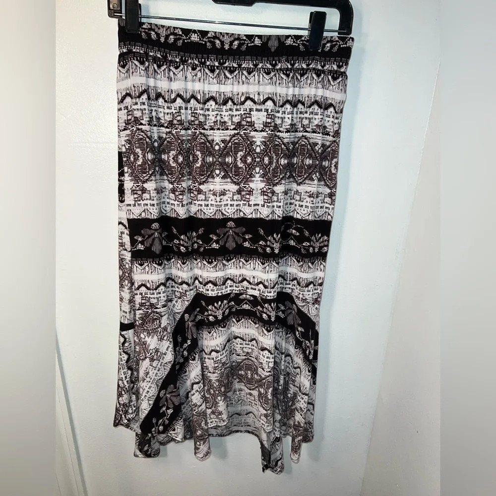 Knox Rose, XXL, elastic waist, geometric pattern w/shark bite hem maxi skirt